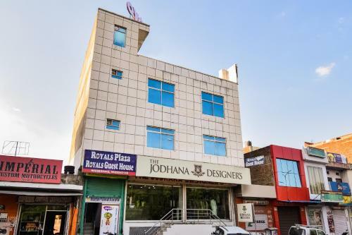 Oyo 62492 Hotel Royal Residency