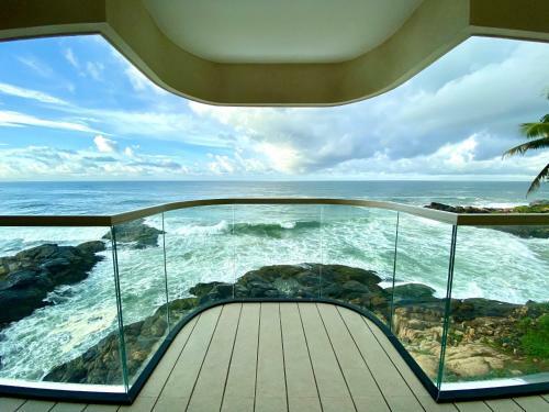 Hotel Rockholm At The Light House Beach