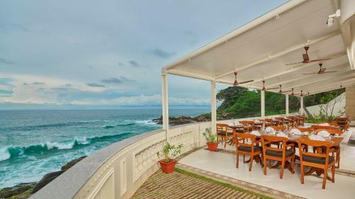 Hotel Rockholm At The Light House Beach