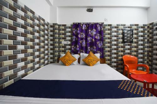 Spot On 68819 Hotel Anusuiya Palace