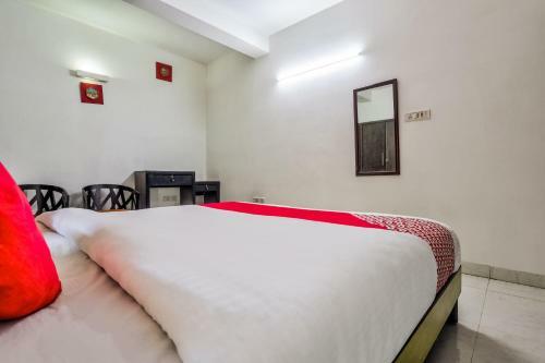 Hotel Oyo 39354 Bharath Residency