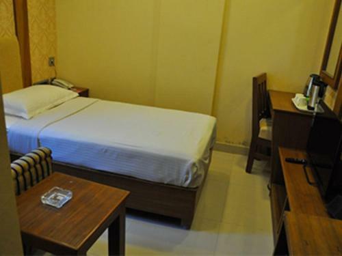 Hotel The Vijay Park - Airport
