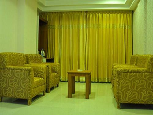 Hotel The Vijay Park - Airport