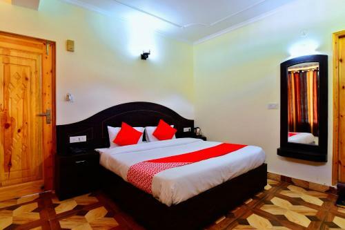 Hotel Oyo 38167 Maa Charan Residency