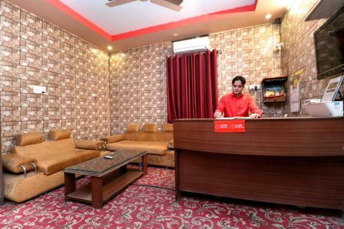 Oyo 24066 Hotel Rr Villa