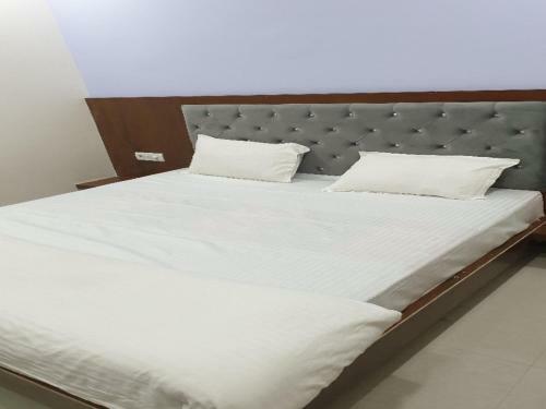 Oyo 79110 Hotel Gulmohar