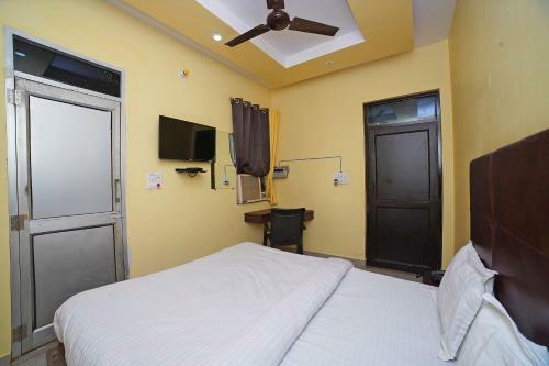 Spot On 39779 Hotel Rama Palace
