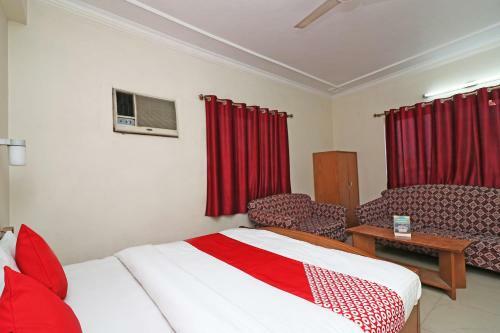 Oyo 29941 Hotel Hukum Palace