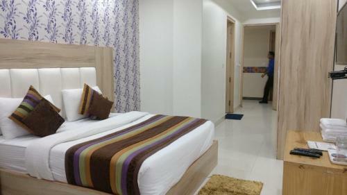 Mega Hotels