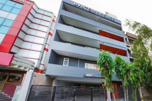 Oyo Townhouse 331 Vat Hotels