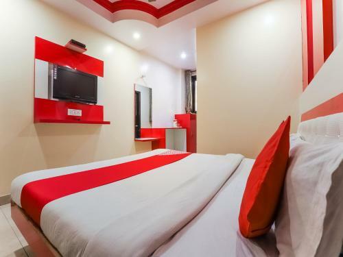 Hotel Oyo 75789 Golden Stays