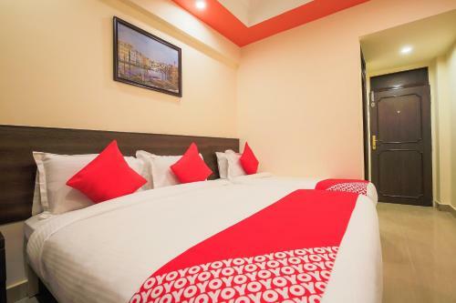 Oyo Flagship 76609 Shiv Hotel Sector 33 Begampur