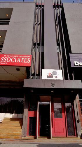 925 Hotels 002 Chattarpur Enclave