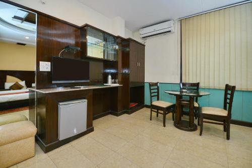 Hotel Baba Deluxe - New Delhi Railway Station