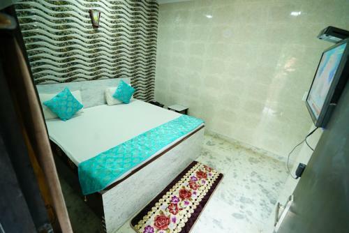 Hotel New Rajdhani Inn - Couple Friendly Stays
