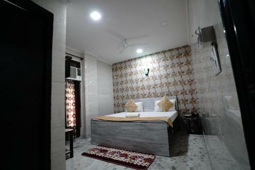 Hotel New Rajdhani Inn - Couple Friendly Stays