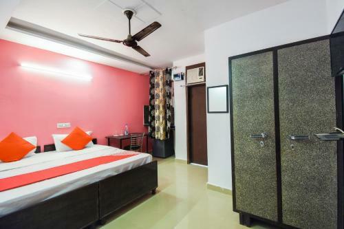 Oyo 49541 Hotel Waris Residency