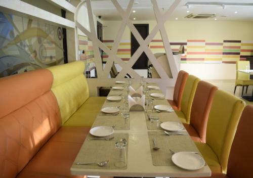 Metropolis Hotel (A Unit Of Osem Hotel)
