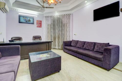 Oyo 77889 Hotel Viva City