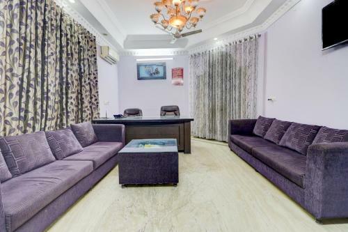 Oyo 77889 Hotel Viva City