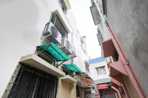 Spot On 67225 Hotel Shivganga