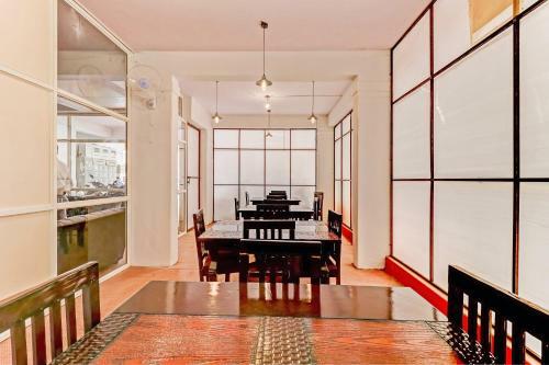 Hotel Oyo Silverkey Executive Stays 44246 Galaxy Inn