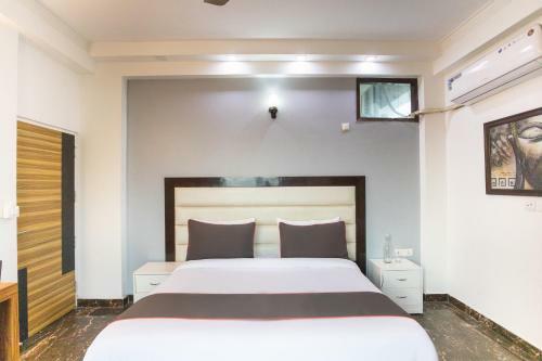 Hotel Collection O 50154 Sangvi Palace