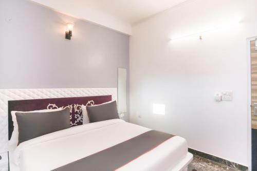 Hotel Collection O 50154 Sangvi Palace