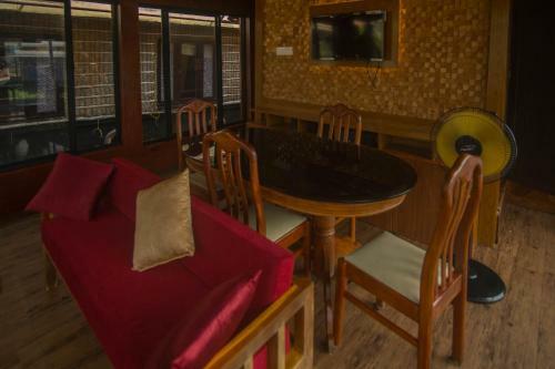 Ekah Backwaters Cruise -houseboat , Alleppey