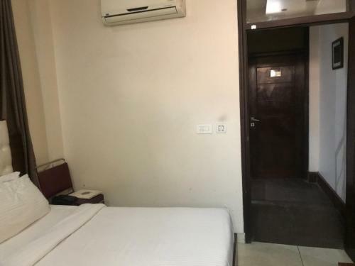 Hotel Leela Residency