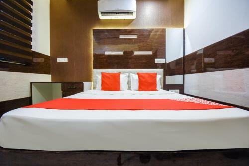Oyo 70744 Hotel Atharv