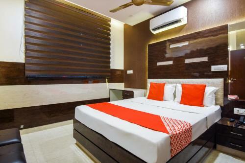 Oyo 70744 Hotel Atharv
