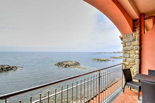 Acciaroli Villa Sleeps 4 Air Con