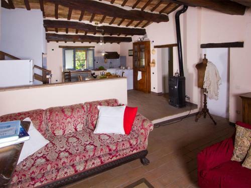 Pretty Holiday Home In Acqualagna With Swimming Pool