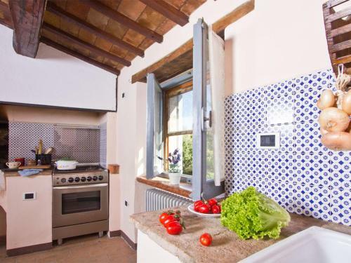 Pretty Holiday Home In Acqualagna With Swimming Pool