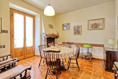 Ambra Villa Sleeps 8 With Pool And Wifi