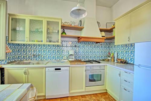 Ambra Villa Sleeps 8 With Pool And Wifi