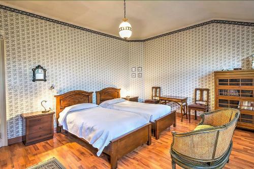 Annone Di Brianza Villa Sleeps 21 With Pool And Air Con