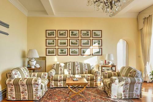 Annone Di Brianza Villa Sleeps 21 With Pool And Air Con