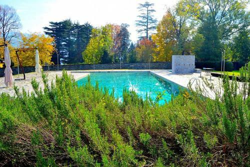 Annone Di Brianza Villa Sleeps 21 With Pool And Air Con