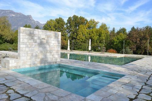 Annone Di Brianza Villa Sleeps 21 With Pool And Air Con