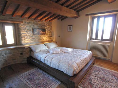 Amazing Villa In Apecchio With Swimming Pool