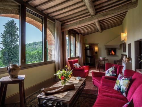Villa With Private Pool On An Organic Wine Estate