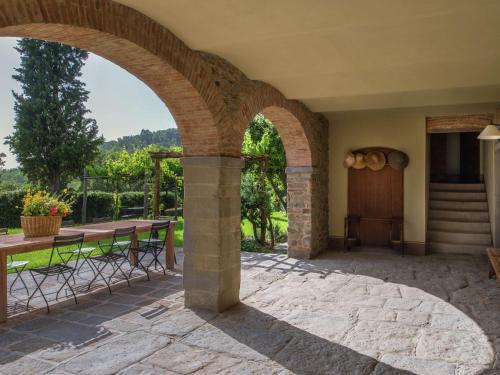 Villa With Private Pool On An Organic Wine Estate