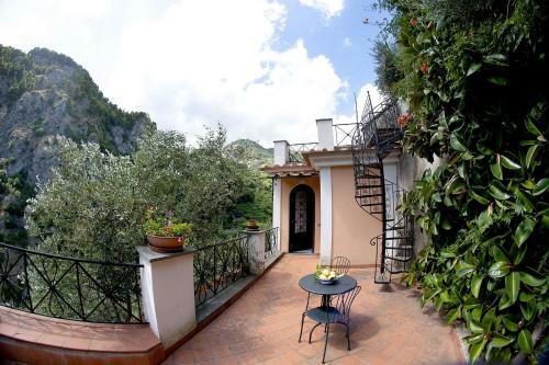 Castiglione Apartment Sleeps 3 Pool Wifi