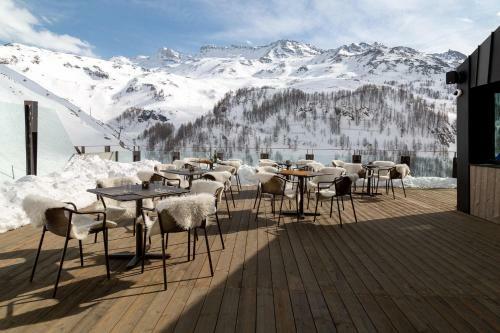 Bergman Mountain Hotel
