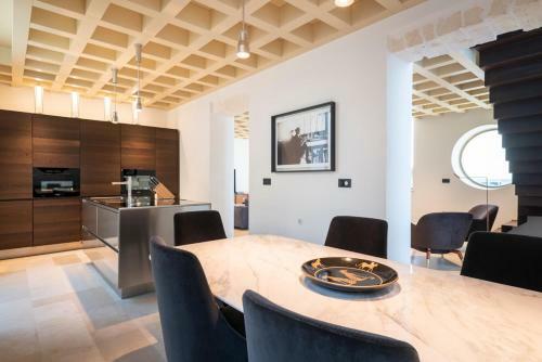 Brucoli Villa Sleeps 6 With Air Con