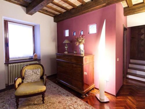 Rustic Holiday Home In Cantiano Near Centre