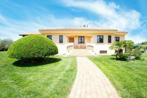 Villa Mariposa Con Piscina Per 12/14 Persone