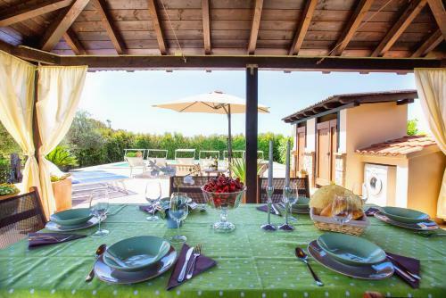 Villa Mariposa Con Piscina Per 12/14 Persone